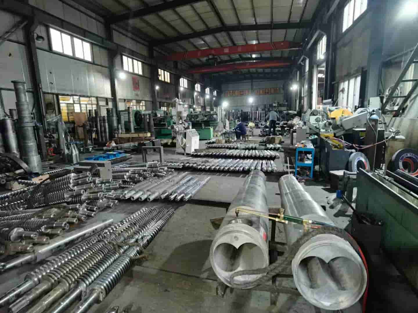 Screw and Barrel for extrusion